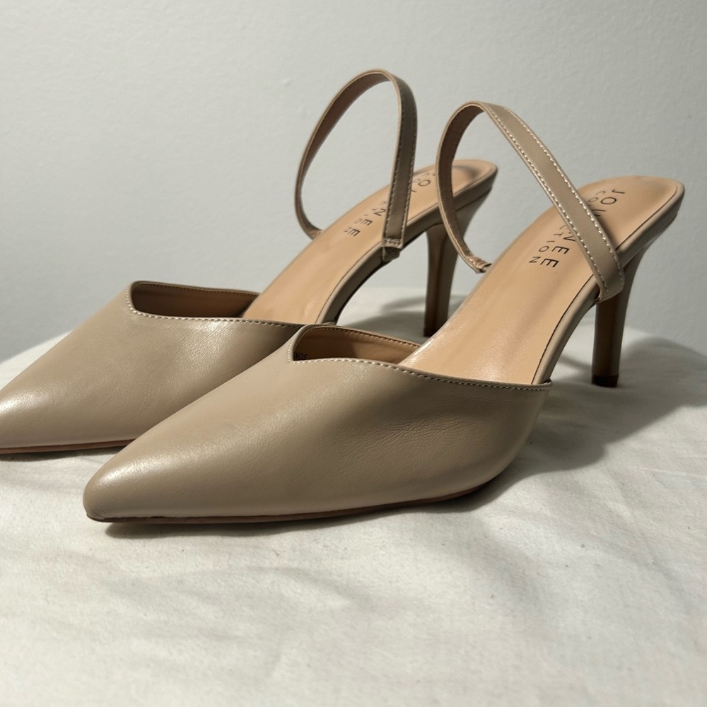 Journee Collection Cream Pointed Toe Slingback Heels - Picture 6 of 12